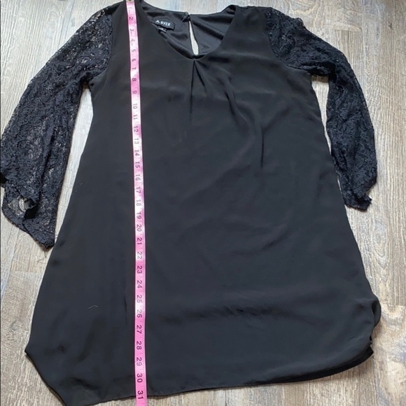 A.Byer Black dress with 3/4 lace sleeves M - Picture 7 of 7
